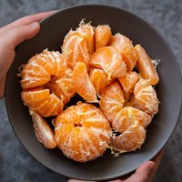 Вкус праздника. Сколько мандаринов можно съесть и полезнее ли они апельсинов