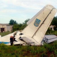 Video: Ukrainā notriekta transporta lidmašīna; aizdomas, ka raķete izšauta no Krievijas