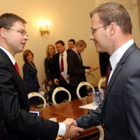 Домбровскис заявил о возможности поиска новой коалиции