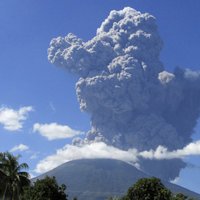 В Сальвадоре тысячи людей эвакуированы из-за вулкана (ФОТО)