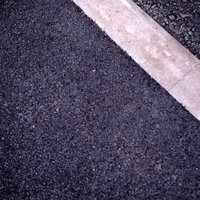 Закончен ремонт ям на дорогах с черным покрытием