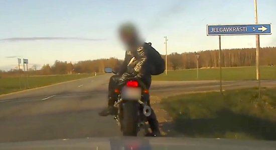 Video: Limbažu novadā motociklists traucies ar 187 km/h