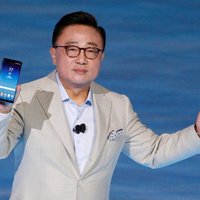 Топ-менеджер Samsung уточнил планы по выпуску гибкого смартфона