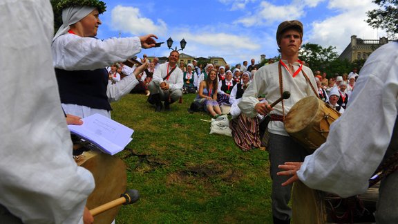 Dziesmu svētki Rīgas ielās  - 1