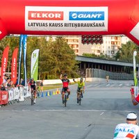 'Elkor – Giant' Latvijas kausa posmā Biķernieku trasē Knops apsteidz Liepiņu