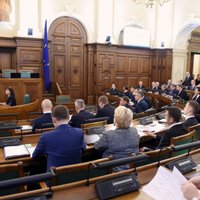 13. Saeima aizvada pirmo kārtējo sēdi; komisijām nodod virkni likumprojektu