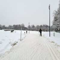 Foto: Sestdien atklāta slēpošanas trase Uzvaras parkā