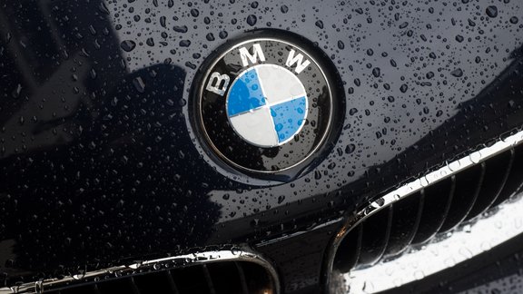 BMW logo emblēma