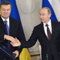 Putins 'par labu kalpošanu' piešķīris pilsonību Janukovičam, paziņo Geraščenko