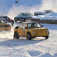 Foto: Autosporta entuziasti bauda ziemu folkreisā Brenguļu trasē