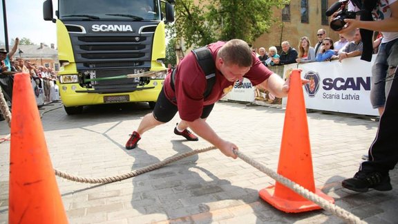 "Scania Latvia Truck pull" vilkšanas čempionāts spēkavīriem