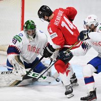Kanāda pārvar izbīli un izcīna pirmo uzvaru pasaules čempionātā Rīgā