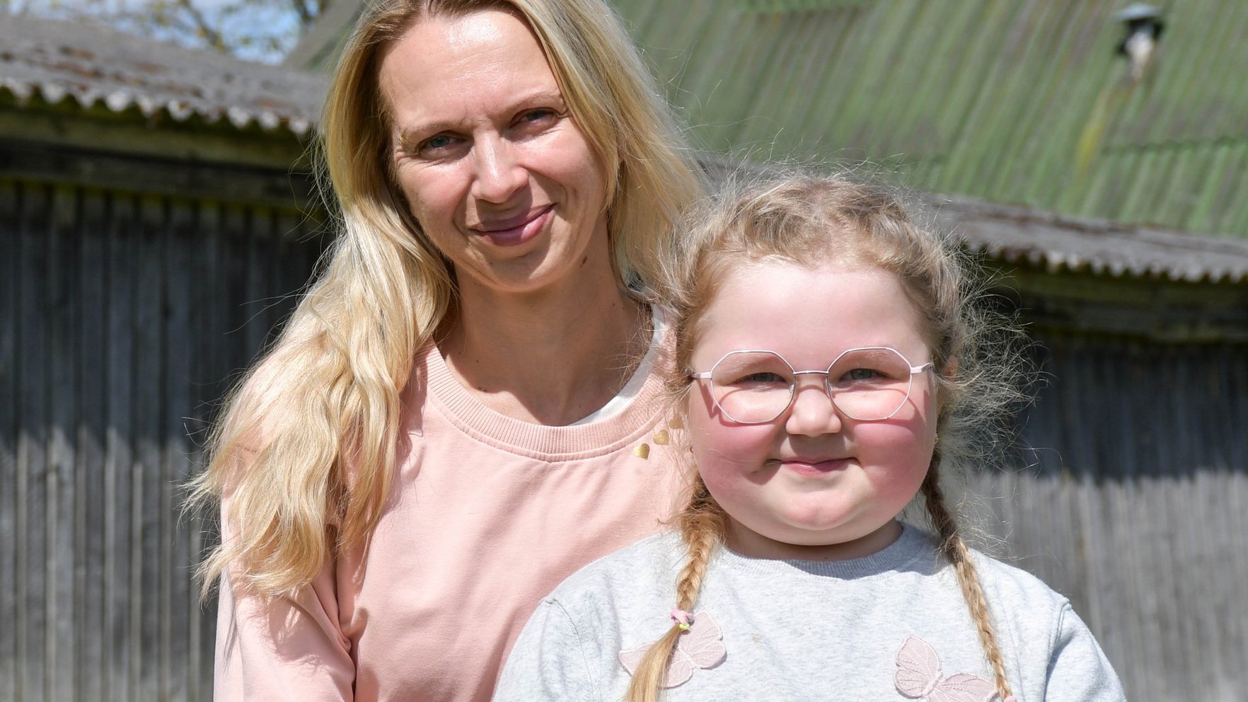 Liktenīgie triecieni: tikko māte uzveica vēzi, kad meitai at