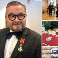 Историку моды Александру Васильеву вручен орден за особые заслуги перед Латвией