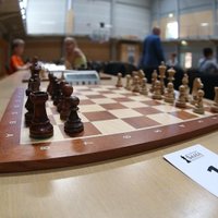 Meškovs Pasaules kausa sacensībās šahā nepārvar pirmo kārtu