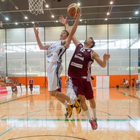 Foto: Latvijas basketbolisti pārliecinoši pieveic igauņus pārbaudes spēļu cikla ievadā