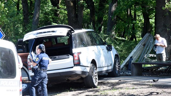 Trešdienas rītā Rīgā pie Brāļu kapiem nošauts maksātnespējas administrators Bunkus - 9