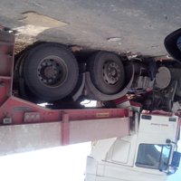 Очевидец: Не повезло водителю большегрузной Scania