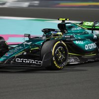 Verstapens un Alonso ātrākie Saūda Arābijas 'Grand Prix' pirmajos treniņbraucienos