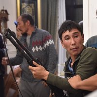 Specvienībai ar otro mēģinājumu izdodas aizturēt kirgīzu eksprezidentu Atambajevu