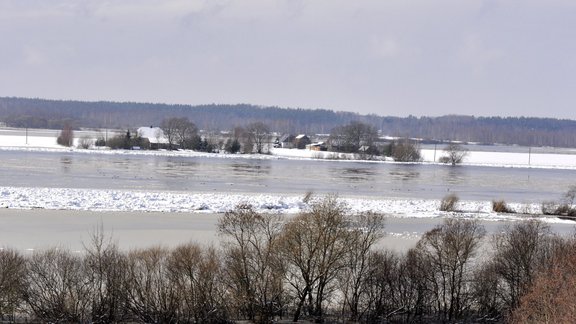 Ūdens līmenis Daugavā Daugavpils apkaimē atkal sācis celties - 10