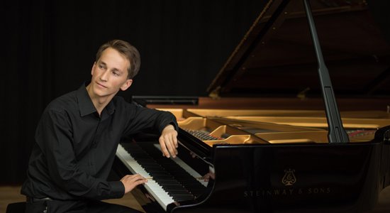 Festivālā 'Vīnes klasika' uzstāsies talantīgais pianists Daumants Liepiņš