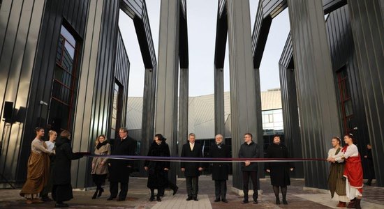 Foto: Rīgā atklāj Baltijā unikālo Muzeju krātuvi