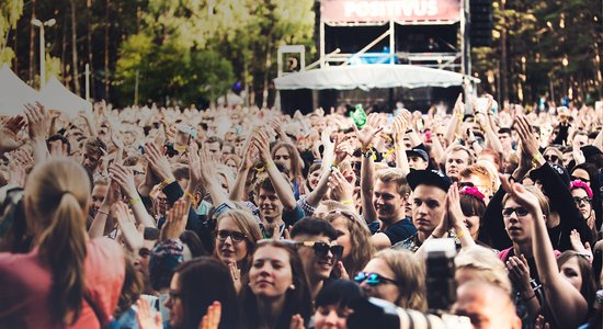 'Positivus 10x10': Kā 'dārza svētki' kļuva par prestižāko festivālu Baltijā