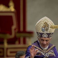 Pāvests var izdot dekrētu par kardinālu konklāva sarīkošanu pirms 15.marta
