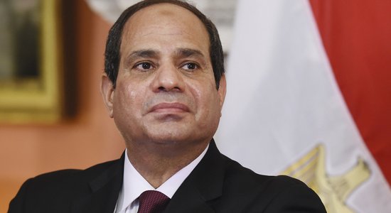 Ēģiptes prezidents Sisi izlikts pārdošanai internetā