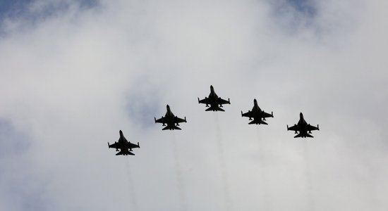 Nīderlande plāno Ukrainai piegādāt 18 F-16 iznīcinātājus
