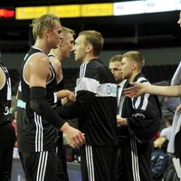 'VEF Rīga' basketbolisti līdzīgā cīņā piekāpjas ULEB Eirolīgā spēlējošajai 'Unics' komandai