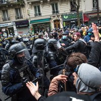 В Париже задержаны 34 участника первомайской демонстрации