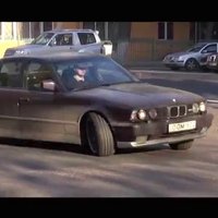 Video: gruzīns ar 'BMW M5' plosās pa koplietošanas ceļiem