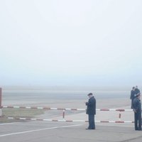 Polijas delegācijas lidmašīnai ceļā no Smoļenskas salūst dzinējs