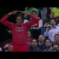 Video: NBA spilgtākās emocijas uz rezervistu soliņa