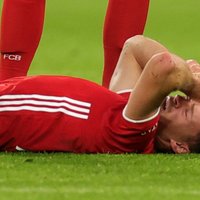 'Bayern' pussargs Kimmihs pārcietis meniska operāciju