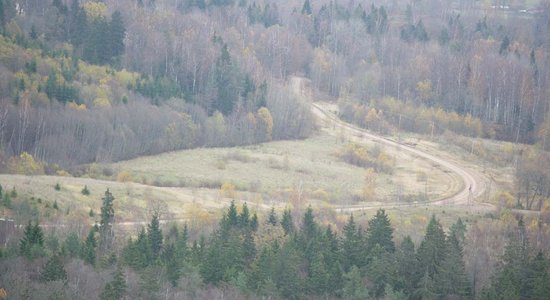 Gaiziņkalna īpašniece saskaras ar šķēršļiem un nespēj to uzdāvināt valstij, ziņo laikraksts