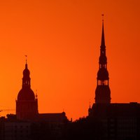 Опрос: все больше людей считают, что Латвия развивается в неправильном направлении