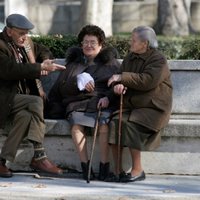 Российские СМИ: власти готовы повысить пенсионный возраст