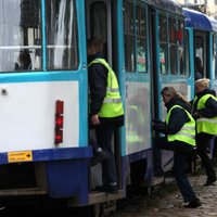 Rīgas sabiedriskajā transportā drīz parādīsies maskējušies kontrolieri