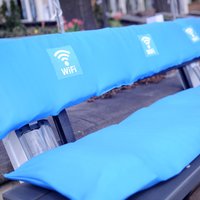 Lattelecom установит Wi-Fi скамейки в региональных городах