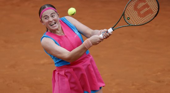 Štutgartes WTA turnīrs: Jeļena Ostapenko – Linda Noskova. Teksta tiešraide 