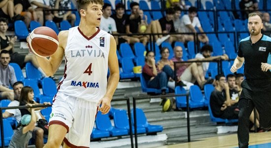 Latvijas U-18 basketbolisti zaudē arī trešajā Eiropas čempionāta B divīzijas spēlē