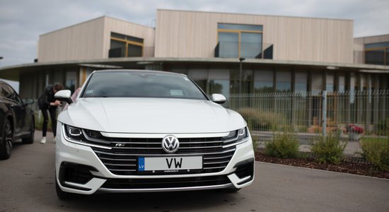 'Volkswagen' Latvijā prezentējis savu jauno flagmani 'Arteon'