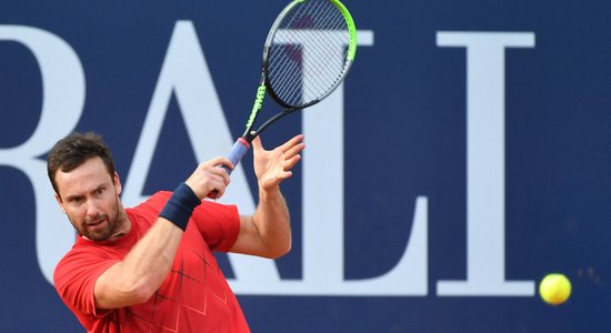 Gulbis zaudē pozīcijas ATP rangā