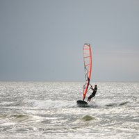Латвийский серфингист пересек Балтийское море