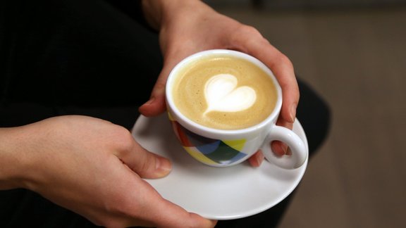 Kas īsti stāv aiz "Kalve Coffee" straujā akcijas cenas kāpuma, un vai tas turpināsies
