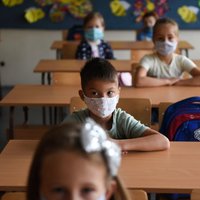 В Германии призывают позволить школьникам учиться без масок