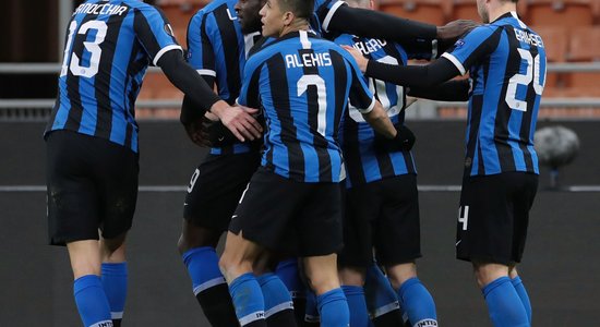 Milānas 'Inter' futbolisti Itālijas A sērijā izcīna otro vietu